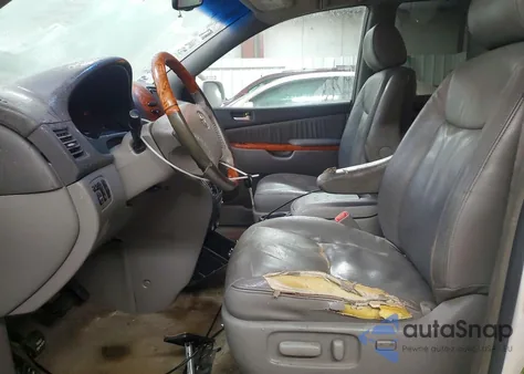 2008 Toyota Sienna Xle z USA, uszkodzony, nr VIN 5TDBK22C98S008936